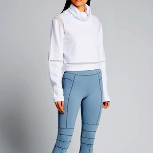 Alo Yoga Advance Long Sleeve Top M white